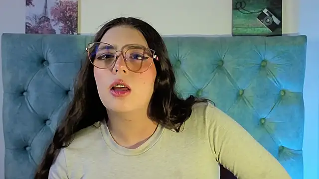 Paola Lyon  online show from 09-25-25, 06:55