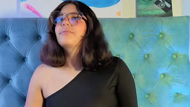 Paola Lyon  online show from 03-02-26, 12:34