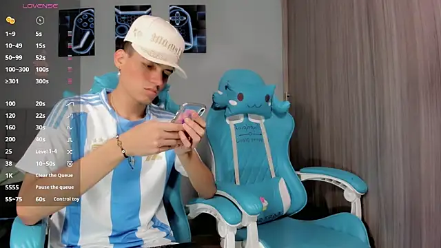 Snapshot of jake_and_joaquin chatting on 10-07-25, 03:14 jake and joaquin online show from 10-07-25, 03:14