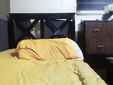 Arabeyes online show from 10-31-25, 04:02