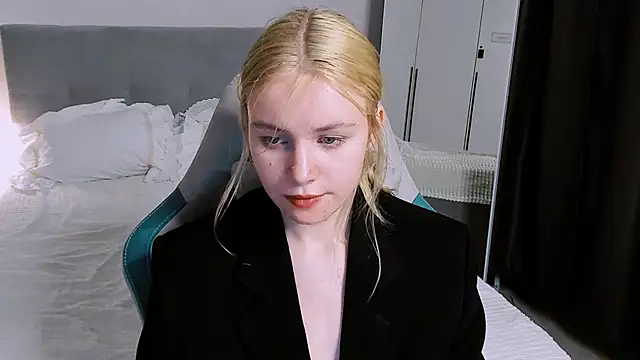 Snapshot of FapClubFamm chatting on 11-05-25, 05:57 FapClubFamm online show from 11-05-25, 05:57