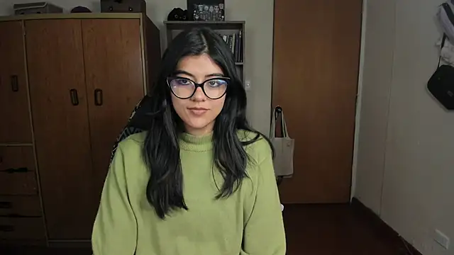 valerie  skyy online show from 12-18-24, 04:09