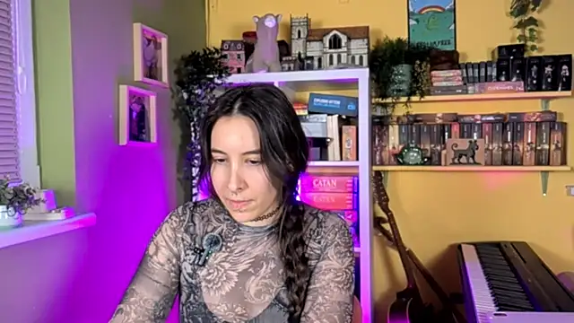 Snapshot of LelianaHazel chatting on 01-13-26, 04:01 LelianaHazel online show from 01-13-26, 04:01