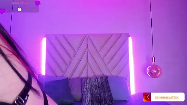 EmmaSwift  online show from 12-04-24, 11:13