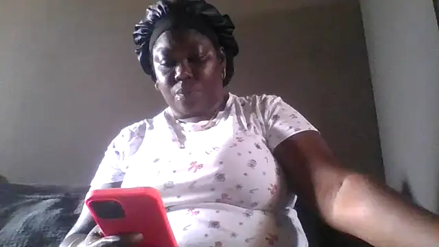 Snapshot of XgeileKutje chatting on 04-15-26, 12:56 XgeileKutje online show from 04-15-26, 12:56