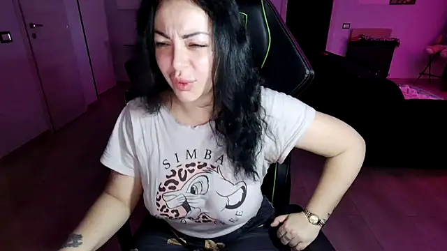 Snapshot of Chloe_Ricci chatting on 03-21-25, 05:11 Chloe Ricci online show from 03-21-25, 05:11