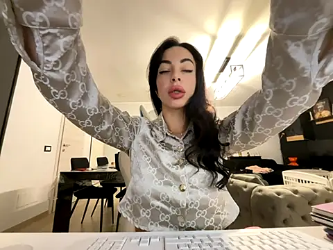 Snapshot of Chloe_Ricci chatting on 11-24-25, 07:52 Chloe Ricci online show from 11-24-25, 07:52