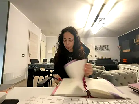 Snapshot of Chloe_Ricci chatting on 11-26-25, 07:42 Chloe Ricci online show from 11-26-25, 07:42