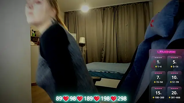 Olivia Munk online show from 10-08-25, 04:32