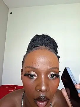 Kamdollie online show from 12-15-25, 06:17