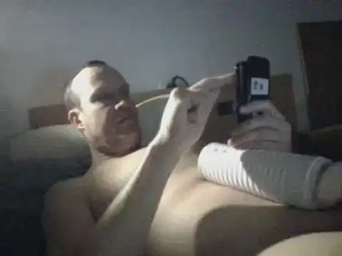 Snapshot of dlvis12 chatting on 02-10-25, 08:00 dlvis12 online show from 02-10-25, 08:00