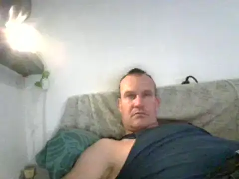 Snapshot of dlvis12 chatting on 11-17-25, 06:46 dlvis12 online show from 11-17-25, 06:46