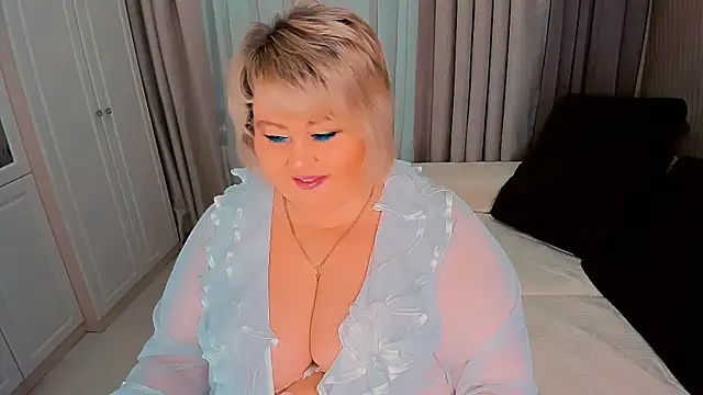 Snapshot of BIGTITSBBW chatting on 12-24-24, 01:17 BIGTITSBBW online show from 12-24-24, 01:17