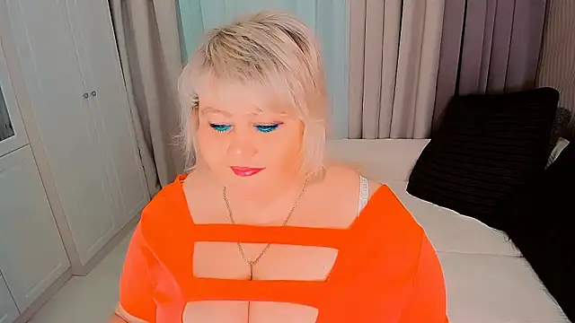 Snapshot of BIGTITSBBW chatting on 01-19-25, 05:28 BIGTITSBBW online show from 01-19-25, 05:28