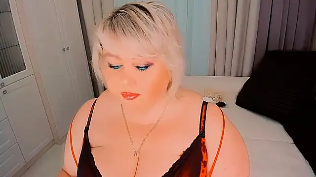 Snapshot of BIGTITSBBW chatting on 01-23-25, 03:43 BIGTITSBBW online show from 01-23-25, 03:43