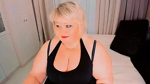 Snapshot of BIGTITSBBW chatting on 01-31-25, 09:26 BIGTITSBBW online show from 01-31-25, 09:26