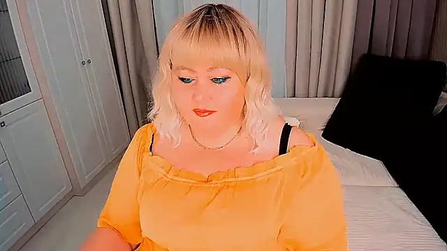 Snapshot of BIGTITSBBW chatting on 02-04-25, 07:11 BIGTITSBBW online show from 02-04-25, 07:11