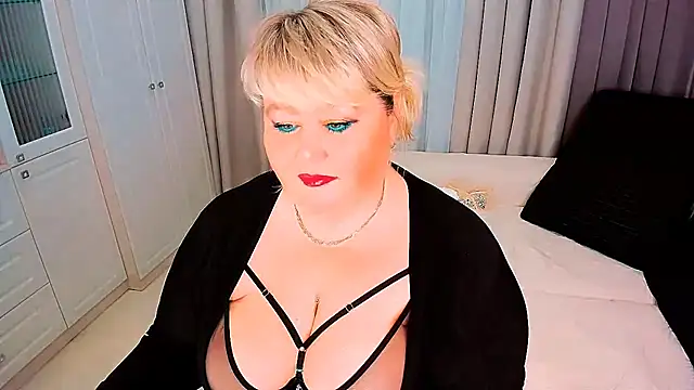 Snapshot of BIGTITSBBW chatting on 02-27-25, 06:31 BIGTITSBBW online show from 02-27-25, 06:31