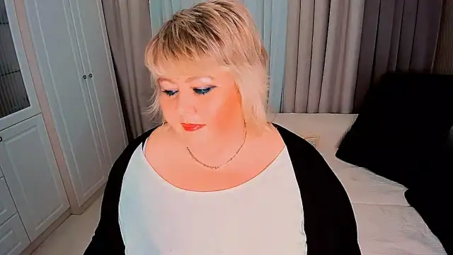 Snapshot of BIGTITSBBW chatting on 03-15-25, 07:05 BIGTITSBBW online show from 03-15-25, 07:05
