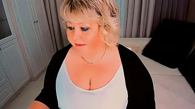 Snapshot of BIGTITSBBW chatting on 03-17-25, 07:15 BIGTITSBBW online show from 03-17-25, 07:15
