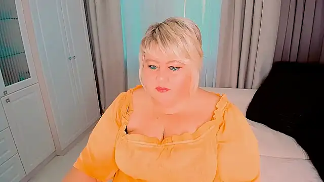 Snapshot of BIGTITSBBW chatting on 09-11-25, 03:50 BIGTITSBBW online show from 09-11-25, 03:50