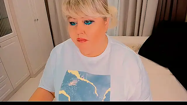 Snapshot of BIGTITSBBW chatting on 09-25-25, 06:33 BIGTITSBBW online show from 09-25-25, 06:33