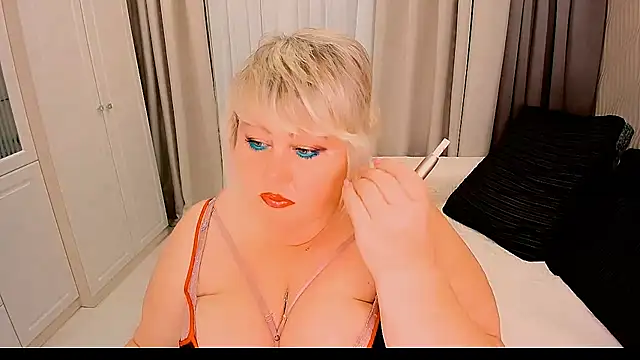 Snapshot of BIGTITSBBW chatting on 09-29-25, 06:24 BIGTITSBBW online show from 09-29-25, 06:24