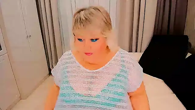 Snapshot of BIGTITSBBW chatting on 10-21-25, 06:41 BIGTITSBBW online show from 10-21-25, 06:41