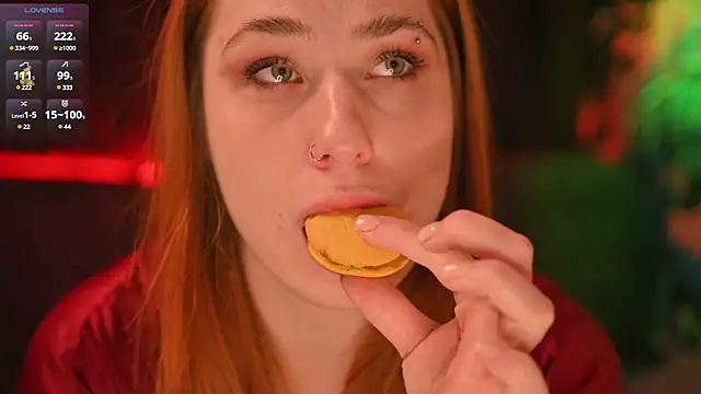 Snapshot of Claudia_and_elon_ chatting on 12-12-24, 12:27 Claudia and elon online show from 12-12-24, 12:27