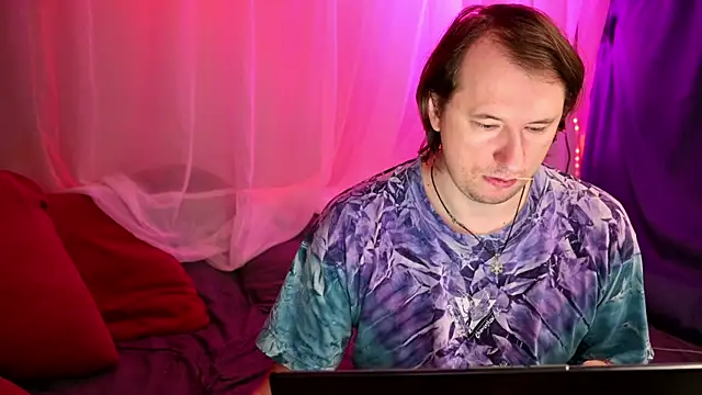 Snapshot of Claudia_and_elon_ chatting on 10-04-25, 02:20 Claudia and elon online show from 10-04-25, 02:20