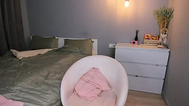 missliiaa online show from 10-23-25, 03:11