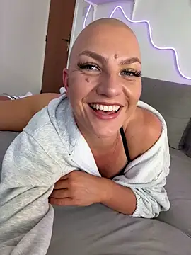 Snapshot of PaulinaSchubert1 chatting on 04-01-26, 01:41 PaulinaSchubert1 online show from 04-01-26, 01:41