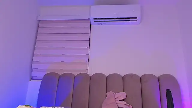 jones maddy  online show from 11-20-25, 12:05