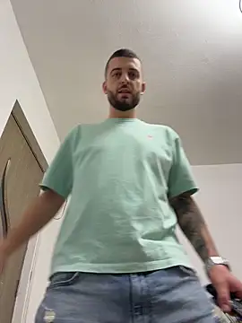 Snapshot of ElChapoGuzman95 chatting on 02-09-26, 08:35 ElChapoGuzman95 online show from 02-09-26, 08:35