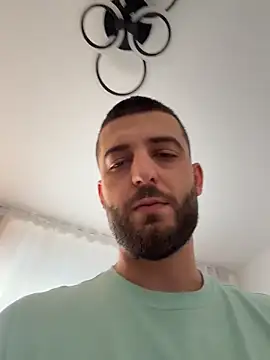 Snapshot of ElChapoGuzman95 chatting on 02-12-26, 10:43 ElChapoGuzman95 online show from 02-12-26, 10:43