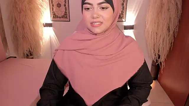 Snapshot of shayla_18 chatting on 12-17-24, 06:42 shayla 18 online show from 12-17-24, 06:42