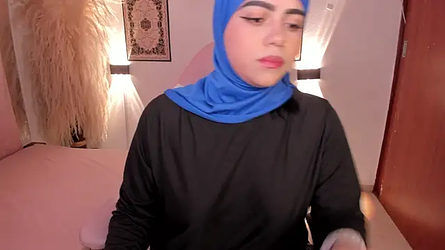 Snapshot of shayla_18 chatting on 01-24-25, 08:00 shayla 18 online show from 01-24-25, 08:00