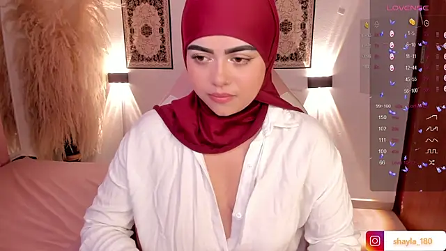 Snapshot of shayla_18 chatting on 02-11-25, 07:59 shayla 18 online show from 02-11-25, 07:59