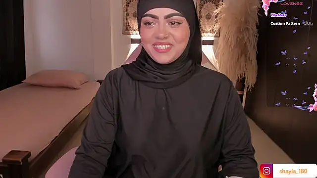 Snapshot of shayla_18 chatting on 03-06-25, 08:27 shayla 18 online show from 03-06-25, 08:27