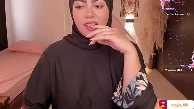 Snapshot of shayla_18 chatting on 03-15-25, 07:16 shayla 18 online show from 03-15-25, 07:16