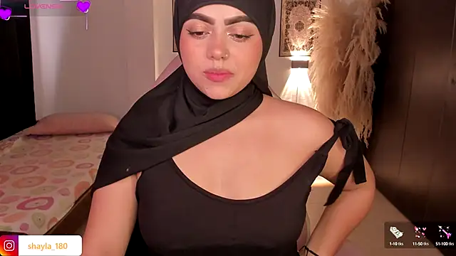 Snapshot of shayla_18 chatting on 09-10-25, 08:53 shayla 18 online show from 09-10-25, 08:53