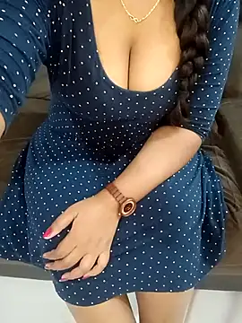 Mounika25 online show from 03-10-25, 07:40