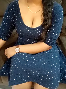 Mounika25 online show from 03-15-25, 09:38