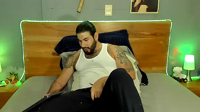 Snapshot of Prometeo-grizzly chatting on 04-17-26, 04:59 Prometeo-grizzly online show from 04-17-26, 04:59