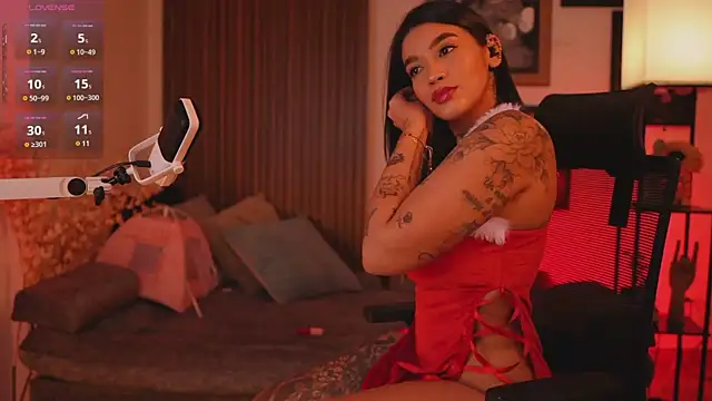 HannahW  online show from 12-07-24, 10:39