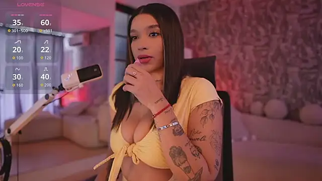 HannahW  online show from 09-10-25, 06:52