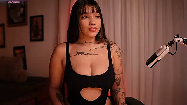 HannahW  online show from 01-17-26, 10:24