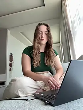 Nura n Sarah online show from 09-25-25, 04:16