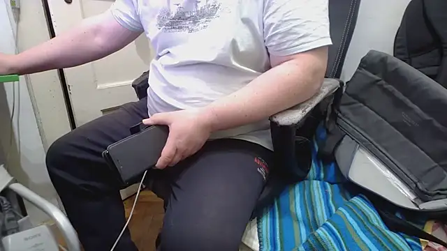 Snapshot of tipko123 chatting on 03-02-25, 03:16 tipko123 online show from 03-02-25, 03:16