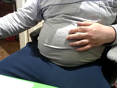 Snapshot of tipko123 chatting on 04-28-26, 04:12 tipko123 online show from 04-28-26, 04:12